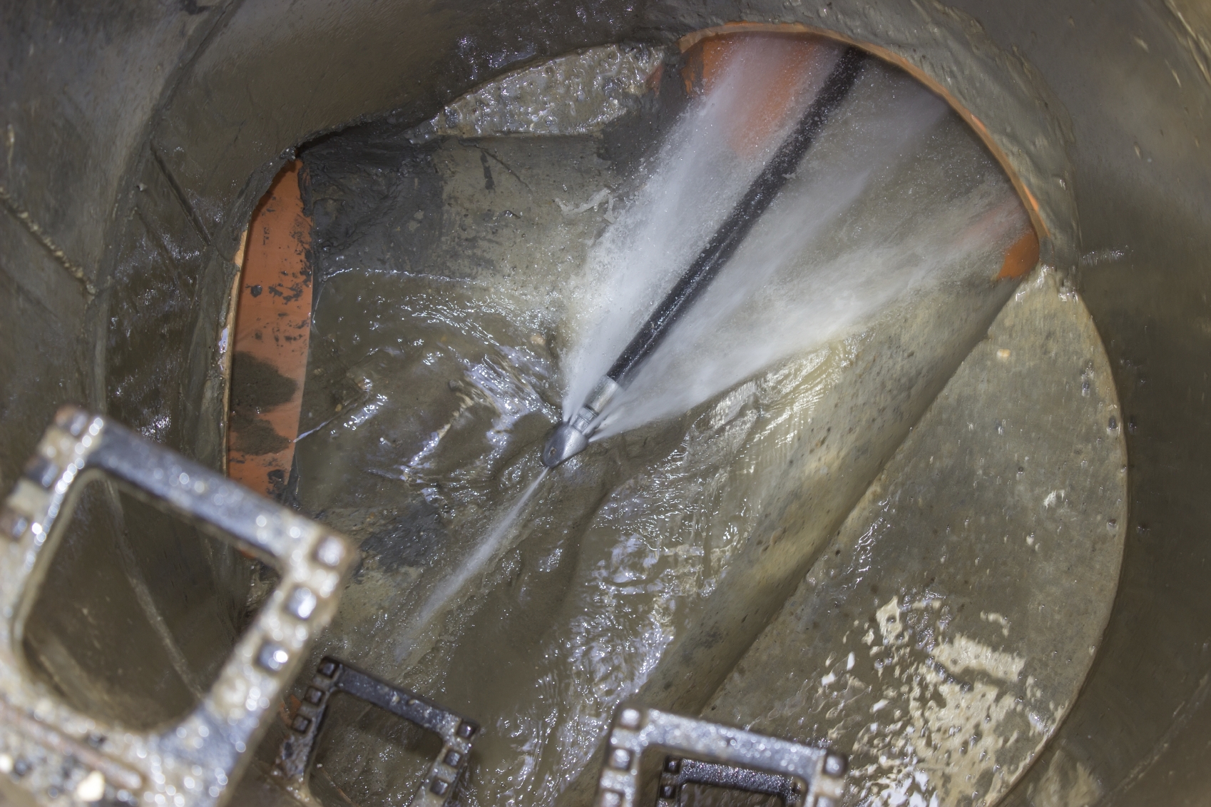 Hydro jetting sewer cleaning method